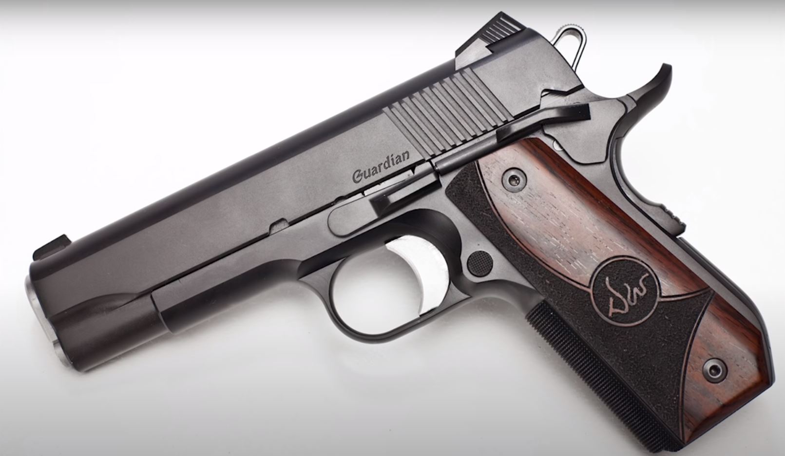 Read more about the article The 1911 Pistol vs Beretta 92FS