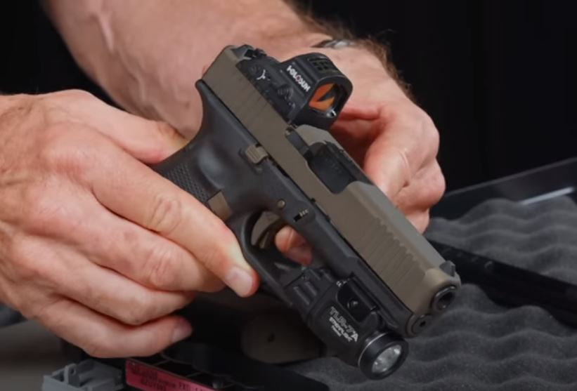 Read more about the article Top 5 Benefits of Cerakote Finish on Pistols and Rifles